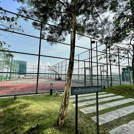 Eighteen Suite At Trefoil Setia Alam Shah Alam Exterior photo