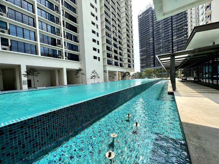 Eighteen At Trefoil Setia Alam Apartment Shah Alam